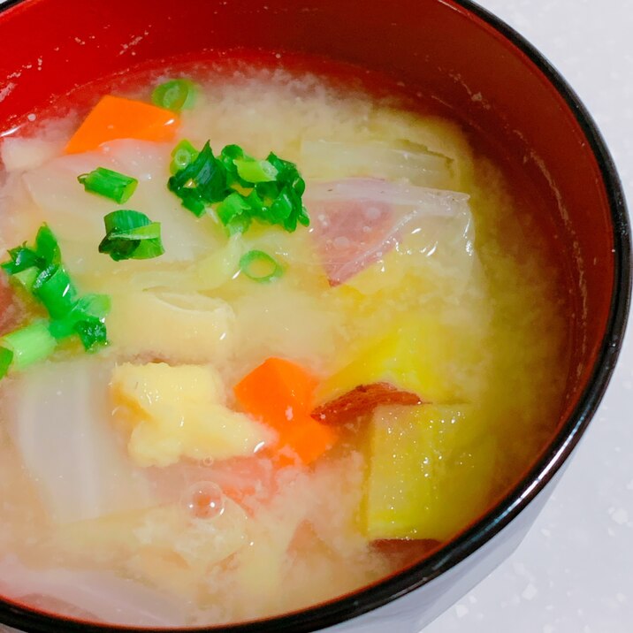 ほっこり温たまる生姜入り白菜の味噌汁